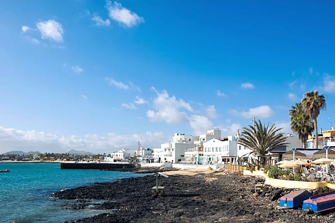 Des tenues estivales à Fuerteventura en février.