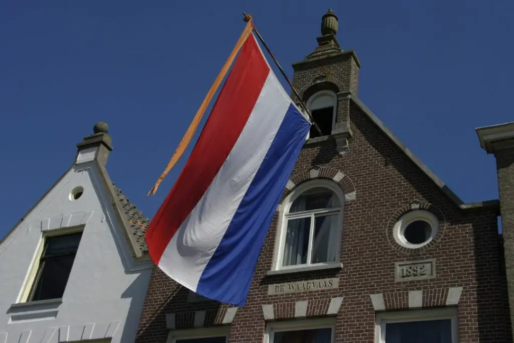 drapeau hollandais bleu blanc rouge